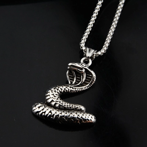 Vintage Cobra Titanium Steel Pendant Necklace Punk Hip Hop Animal Cobra Shaped Retro Distressed Unisex Jewelry Gift Neckwear