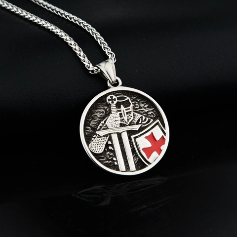 Collar de Colgante de Caballero Templario Retro Acero de Titanio Escudo de Cruz Roja Relieve Hip Hop Joyería Unisex