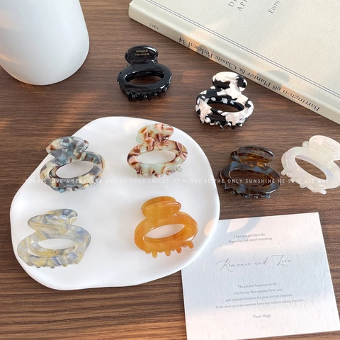 French Acetate Hair Claw Clip Hollow Oval Marble Pattern Small Hair Catch Clip Elegant Ponytail Accessory For Women Fashion
