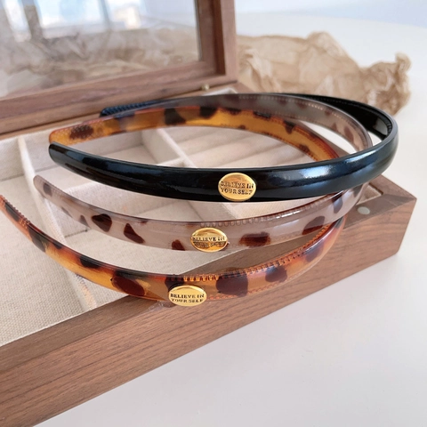 Cerchietto in Resina Vintage con Stampa Leopardata da Donna Cerchio per Capelli Antiscivolo con Etichetta in Metallo Dorato