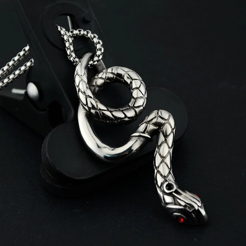 Collana Con Ciondolo a Serpente Hip Hop Acciaio al Titanio Design Animale Gotico Con Occhi in Zirconia Rossa Gioielli Punk Vintage Unisex