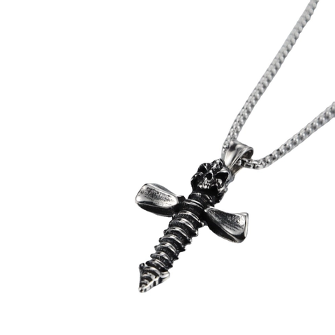 Collier Pendentif Croix Crâne en Acier Titane Punk Gothique Style Industriel Vintage Vis Rivet Bijoux Hip Hop Unisexe