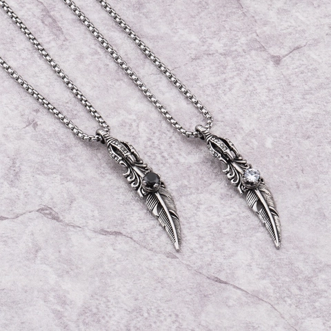Collana con Pendente a Piuma in Acciaio Inossidabile Vintage con Grande Zirconia Intarsiata Vajra Hip Hop Gotico per Uomo