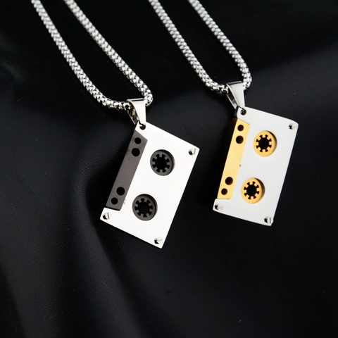 Collana con Ciondolo a Forma di Cassetta Retrò per Uomo Donna in Acciaio Inossidabile Gioielli Stile Hip Hop Street per Amanti della Musica