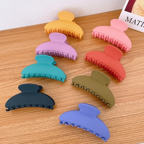 Elegant Matte Geometric Hair Claw Clip Large Solid Color Plastic Hair Jaw Clip For Women Daily Hair Styling Accessories