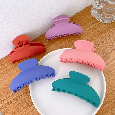 Elegant Matte Geometric Hair Claw Clip Large Solid Color Plastic Hair Jaw Clip For Women Daily Hair Styling Accessories