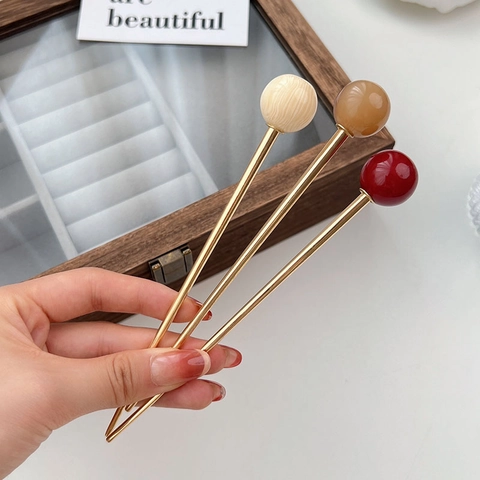 French Vintage Golden Alloy Hair Stick With Resin Bead Elegant Faux Amber Hairpin For Women Daily Hair Styling Accessory