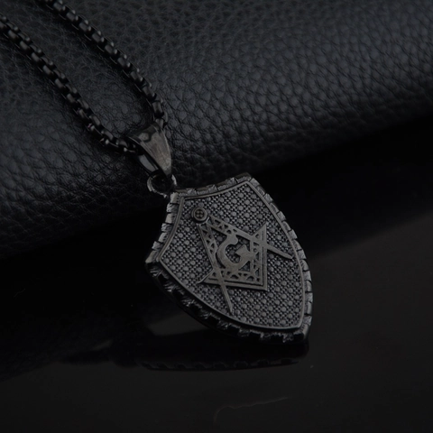 Collier Pendentif Bouclier Franc-Maçonnerie Rétro pour Homme Acier Inoxydable Acier Titane Bijoux Hip Hop Symbole Maçonnique Lettre G Pendentif Collier Cadeau