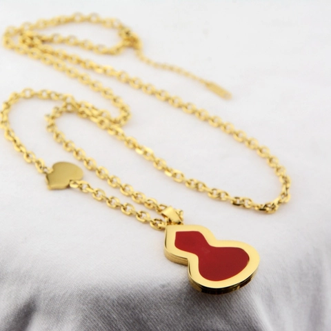 Dames Roestvrij Staal Vergulde Halsketting Rode Kalebas Emaille Hanger Dubbellaagse Sieraden Stijlvolle Elegante Trui Ketting