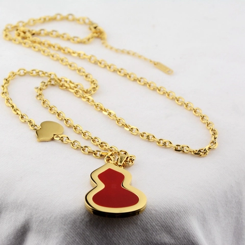 Dames Roestvrij Staal Vergulde Halsketting Rode Kalebas Emaille Hanger Dubbellaagse Sieraden Stijlvolle Elegante Trui Ketting
