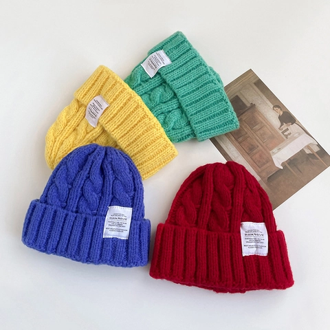 Women's Winter Warm Cable Knit Beanie Hat Thick Acrylic Solid Color Skull Cap With Square Patch For Daily Casual Wear