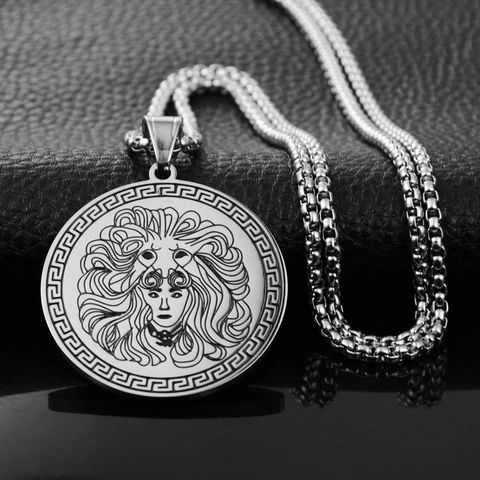 Stainless Steel Medusa Pendant Necklace Greek Key Border Vintage Hip Hop Jewelry Unisex Retro Medallion Necklace Accessory