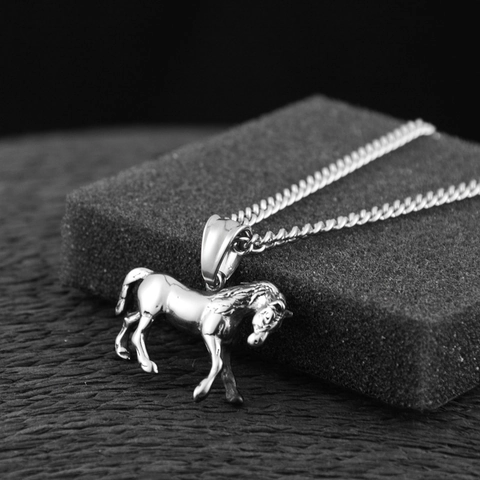 Retro Stainless Steel Running Horse Pendant Necklace Hip Hop Style Silver Animal Steed Charm Jewelry For Men Women Daily Accessory