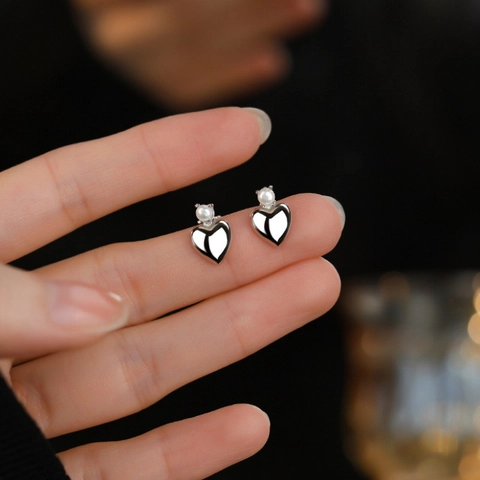 Elegante Kupfer Herz Künstliche Perlen Ohrstecker Mit Silber Ohrstecker-Stift Minimalistischer Herzschmuck Für Damen Täglich Accessoires Geschenk