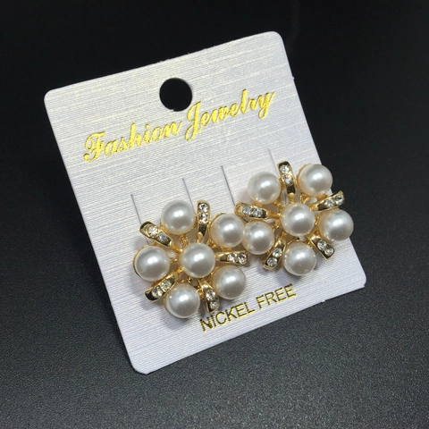 Eleganti Orecchini a Bottone con Perla Artificiale a Fiore per Donna Orecchini a Grappolo in Lega Dorata e Strass Gioielli