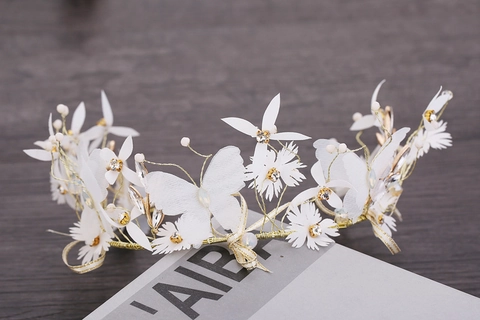 Set di Cerchietto da Sposa e Orecchini a Nappa con Fiori di Stoffa e Farfalle Bianchi Fatto a Mano per Donna Eleganti Accessori per Capelli in Lega con Strass e Perle Artificiali per Matrimonio