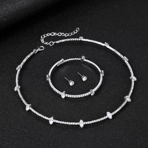 Braut Legierung Strass Halskette Armband Ohrringe Kombination Hochzeit Bankett Marquise Kristall Zubehör Schmuck Für Damen
