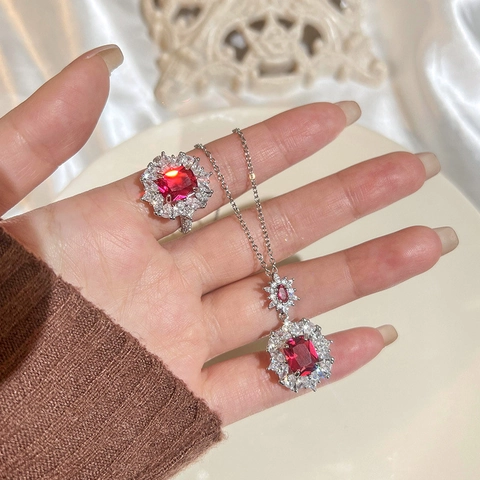 Vintage Copper Red Ruby-Tone Rhinestone Pendant Necklace And Open Ring Set Luxurious Geometric Jewelry For Women Jewelry Set