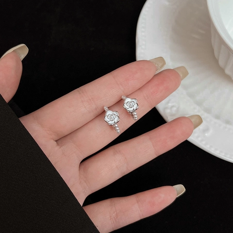 Eleganti Orecchini a Bottone Francesi a Forma di Fiore di Camelia Bianca Con Perno in Argento Sterling 925 Perla Artificial Smalto Donna