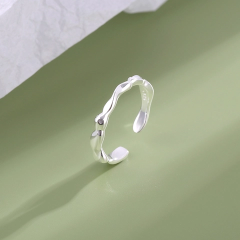 Anillo Abierto Geométrico de Onda Irregular de Metal Líquido para Mujer Minimalista Ajustable de Cobre Plateado Joyería de Moda