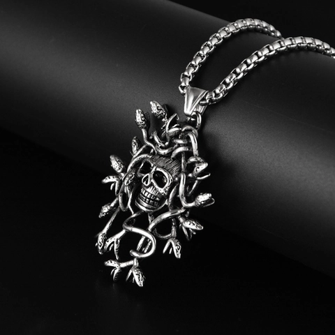 Gothic Retro Titanium Steel Medusa Skull Pendant Necklace Distressed Silver Color Punk Rock Street Hip Hop Jewelry For Men Women