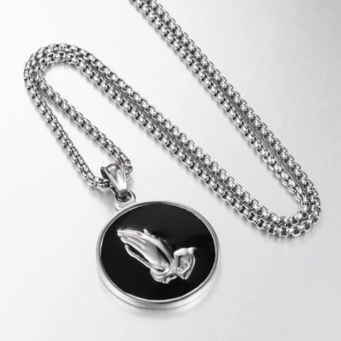 Hip Hop Titanium Steel Praying Hands Pendant Necklace Round Disc Black Enamel Embossed Religious Jewelry For Men Women