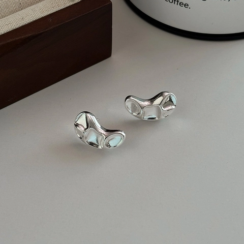 Orecchini a Bottone in Rame Geometrici Irregolari Minimalisti per Donna Stile Metallo Liquido Placcato Argento Gioielli di Moda