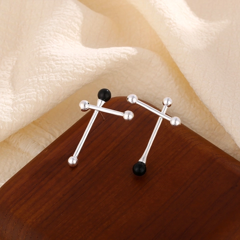 Minimalistische Asymmetrische Kruis Oorknopjes Verzilverd Koper Geometrische Lange Stok Zwarte Kraal Decor Sieraden Voor Vrouwen