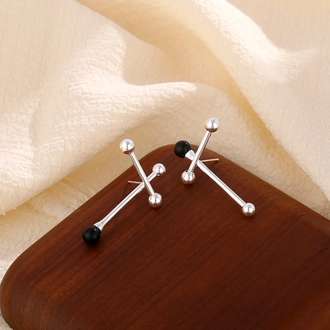 Minimalistische Asymmetrische Kruis Oorknopjes Verzilverd Koper Geometrische Lange Stok Zwarte Kraal Decor Sieraden Voor Vrouwen
