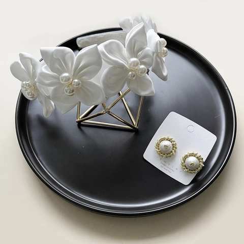 Elegante Cerchietto da Sposa in Satin con Fiori di Camelia e Perle Artificiali Velo Romantico Accessori per Capelli Matrimonio