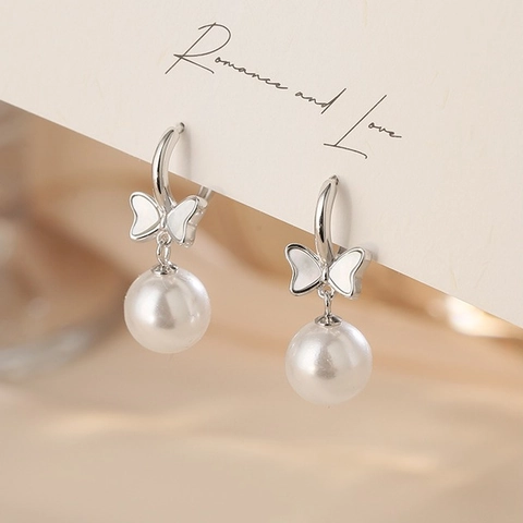 Silver Plated Copper Bowknot Artificial Pearl Drop Earrings Elegant Butterfly Shell Hoop Earrings For Women Wedding Party Jewelry