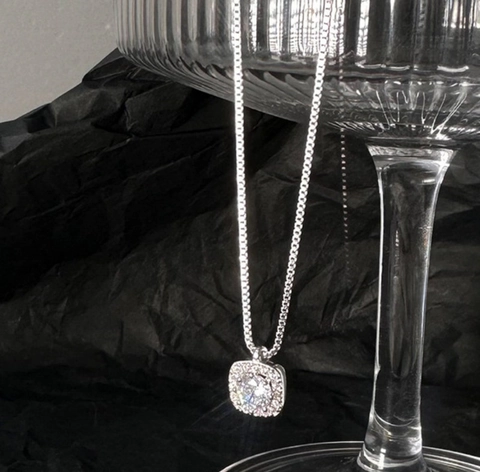 Lichte Luxe Vierkante Hanger Ketting Koper Wit Goud Verguld Zirconia Halo Sleutelbeenketting Elegant Sieraden Voor Dames Cadeau