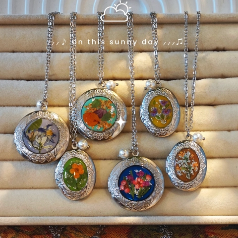 Vintage Stainless Steel Locket Necklace With Real Dried Flower Resin Pendant Embossed Floral Pattern Faux Artificial Pearl Jewelry