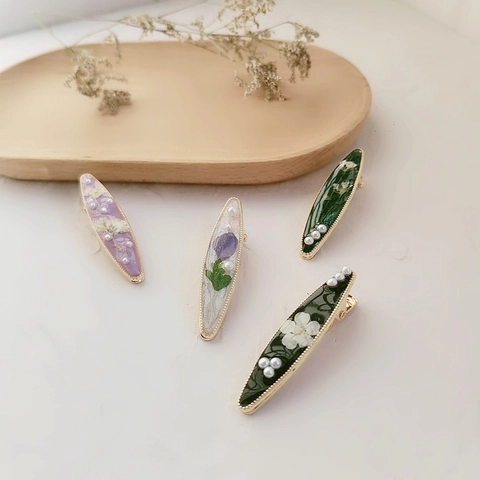 Fermaglio per Capelli in Resina con Fiori Secchi Fatti a Mano e Perla Artificiale Elegante Fermaglio in Metallo Dorato per Donna