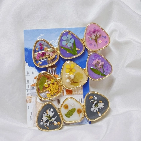 Pinza para el Pelo de Resina con Flores Reales Hecha a Mano Aleación de Oro con Flores Secas y Pan de Oro Estilo Pastoral