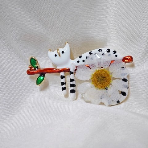 Handgemachte Frische Gänseblümchen Katze Brosche Legierung Tropföl Cartoon Tier Reversnadel Für Anzug Hemd Damen Schmuck Zubehör
