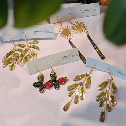 Handgemaakte Echte Droogbloemen Oorbellen Vintage Messing Pastoraal Bloem Blad Vlinder Hars Hangoorbellen Voor Dames