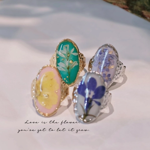Handmade Vintage Dried Flower Resin Stainless Steel Ring Adjustable Open Floral Finger Ring For Women Fashion Jewelry Gift