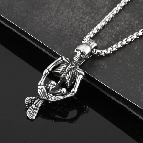 Gothic Zittend Skelet Hanger Halsketting Roestvrij Staal Titaniumstaal Punk Hip Hop Retro Sieraden Voor Mannen Vrouwen Feest