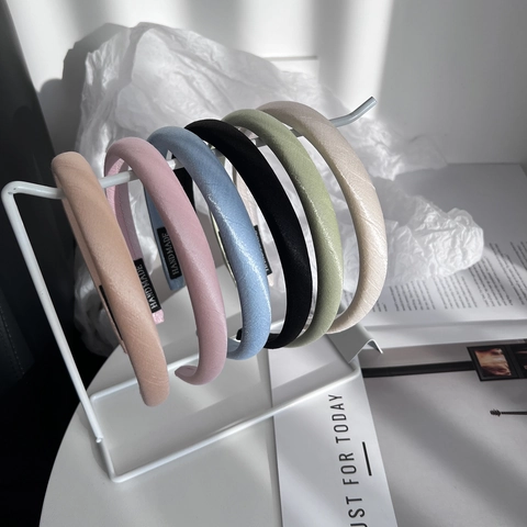 Diadema Acolchada de Satén Color Sólido Minimalista Hecho a Mano Delgada Elegante Estilo Coreano Accesorios para el Cabello de Mujer