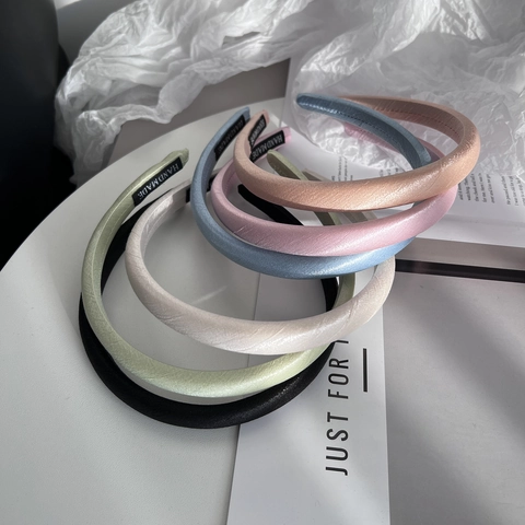 Diadema Acolchada de Satén Color Sólido Minimalista Hecho a Mano Delgada Elegante Estilo Coreano Accesorios para el Cabello de Mujer