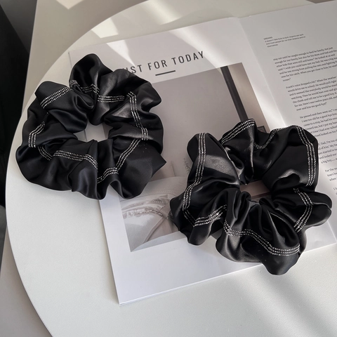 Elegantes Satin Strass Haargummi Für Damen Schwarz Glänzend Stoff Großes Haargummi Gestreift Strass Dekor Mode Haarschmuck