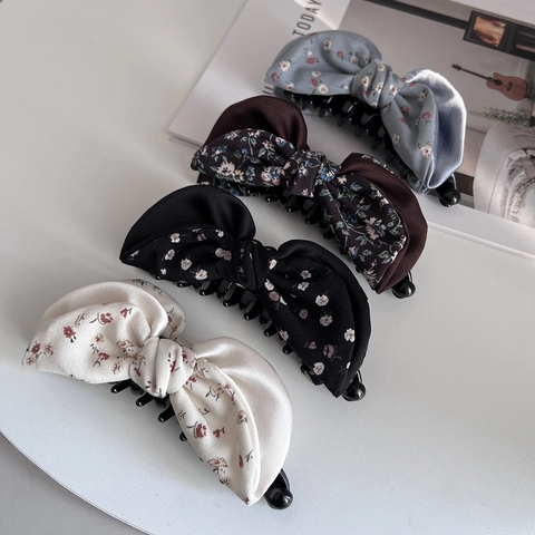 Elegante Pinza a Banana con Fiocco in Satin Floreale da Donna Stampa a Fiori Dolce Supporto per Coda di Cavallo Verticale