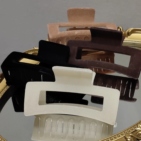 Large Flocked Hair Claw Clip For Women French Simple Rectangular Hollow Shark Clip Elegant Velvet Texture Hair Accessories
