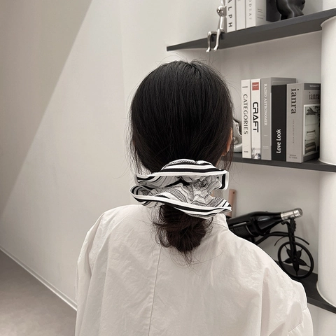 Coleteros de Tela a Rayas Blancas y Negras Vintage Gomas de Pelo Grandes Plisadas Accesorios de Moda para Mujer Diario
