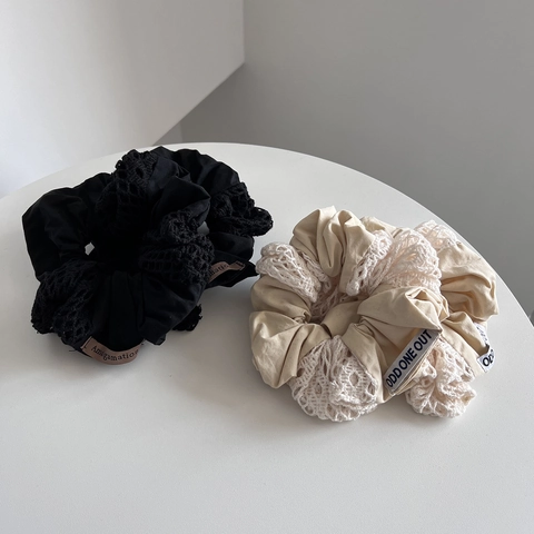 Orecchini a Bottone in Cotone Ricamato Fatto a Mano con Pizzo Cavo Patchwork Coreano Elastico per Capelli Donna