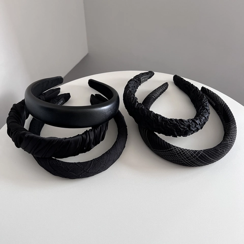 Dames Mode Zwart High Top Gevoerde Hoofdband Elegant Stof Leer Textuur Handgemaakte Haaraccessoires Voor Dagelijks Gebruik