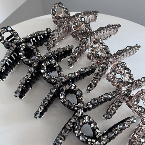 Elegant Full Rhinestone Hair Claw Clip For Women Shiny Glass Rhinestone Large Shark Clip Fashion Hair Accessories For Thick Hair