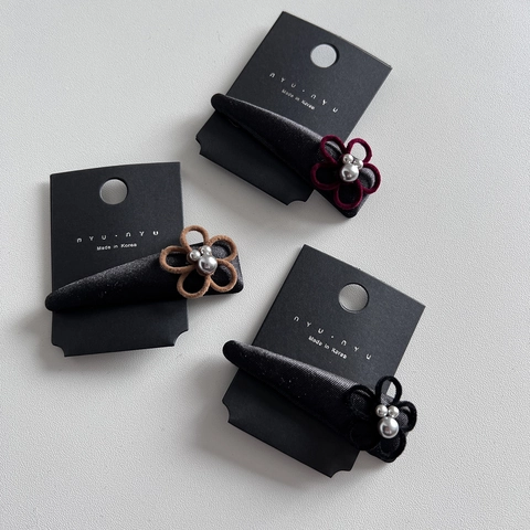 Fermaglio per Capelli BB in Perla Artificiale con Fiore Floccato Coreano Elegante Rosso Vino Cachi Floreale Frangia Donna