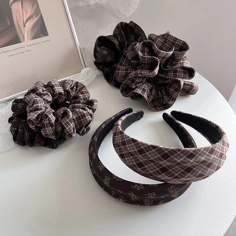 Vintage Brown Checkered Floral Fabric Hair Accessories Set Retro Coffee Large Scrunchie Wide Headband Hair Ties For Women